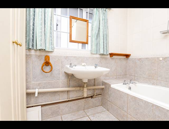 2.5 BEDROOM APARTMENT FOR SALE IN MORNINGSIDE